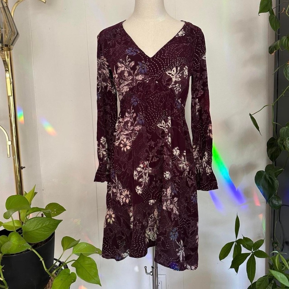 Maeve Anthropologie Floral Midi Dress XS Burgundy Purple V-Neck Ruffle Sleeve